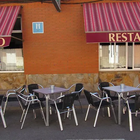Maison d'hôtes Restaurante El Abuelo Trobajo Del Camino